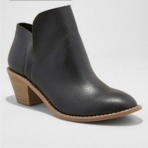 Universal Thread Indie Faux Leather Black Boots Size 8